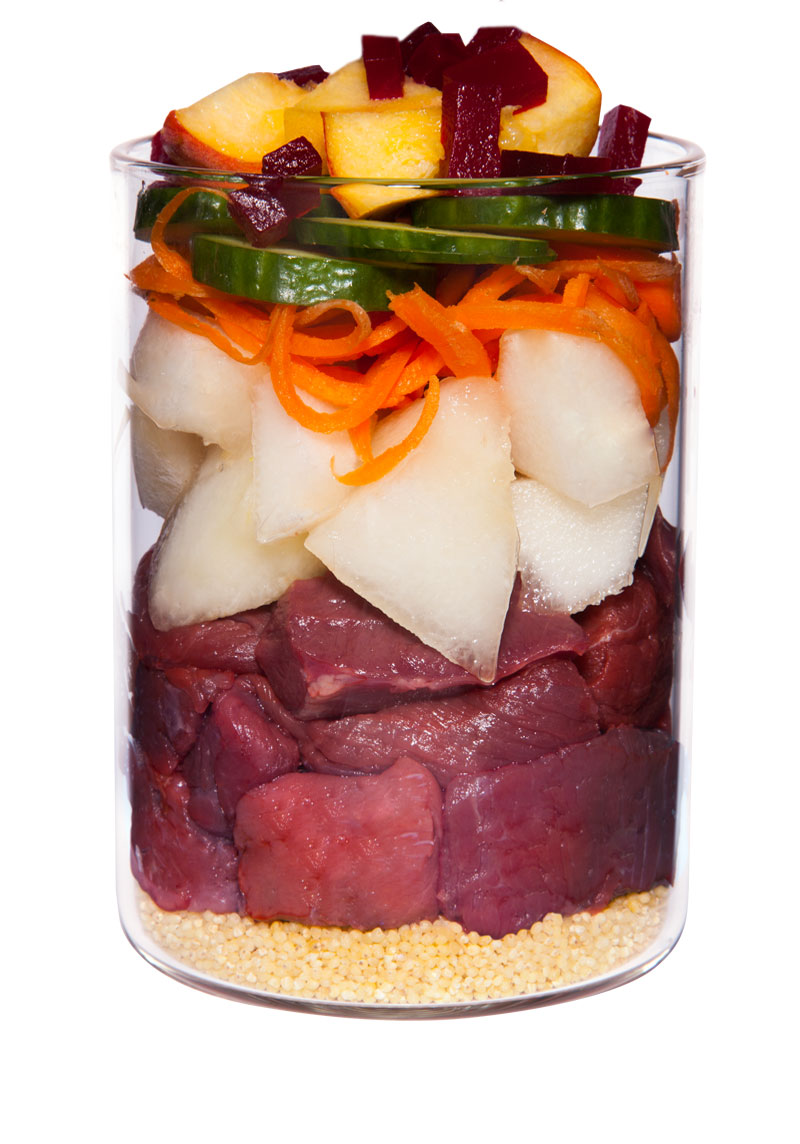 Kalb mit Hirse, Gurke, gelber Melone und Basilikum